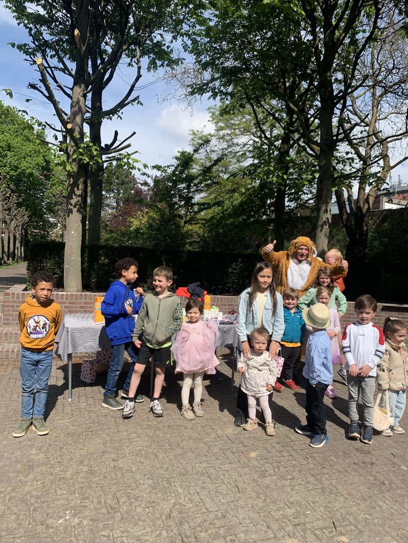 Paaseieren rapen Buurtvereniging De Put